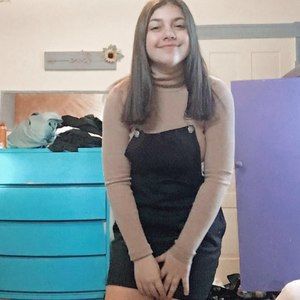 Meet your Posher, Danielle